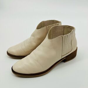 Free people | dolce vita | Boots 6.5 Towne Chelsea Booties Leather in Almond